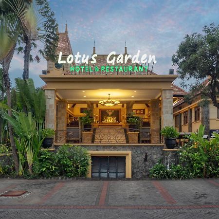 Lotus Garden Hotel Кедири Екстериор снимка