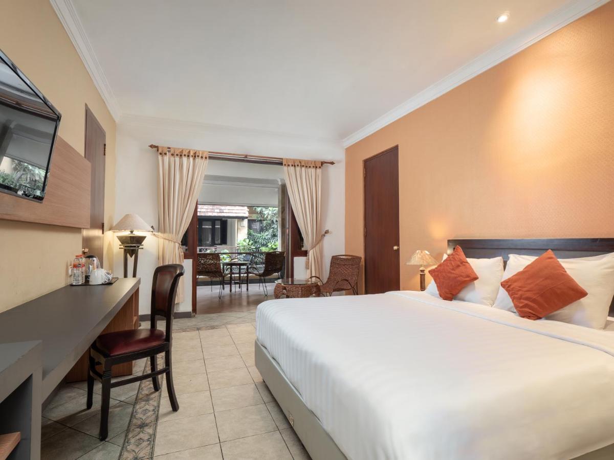 Lotus Garden Hotel Кедири Екстериор снимка