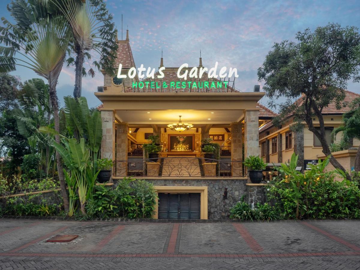 Lotus Garden Hotel Кедири Екстериор снимка