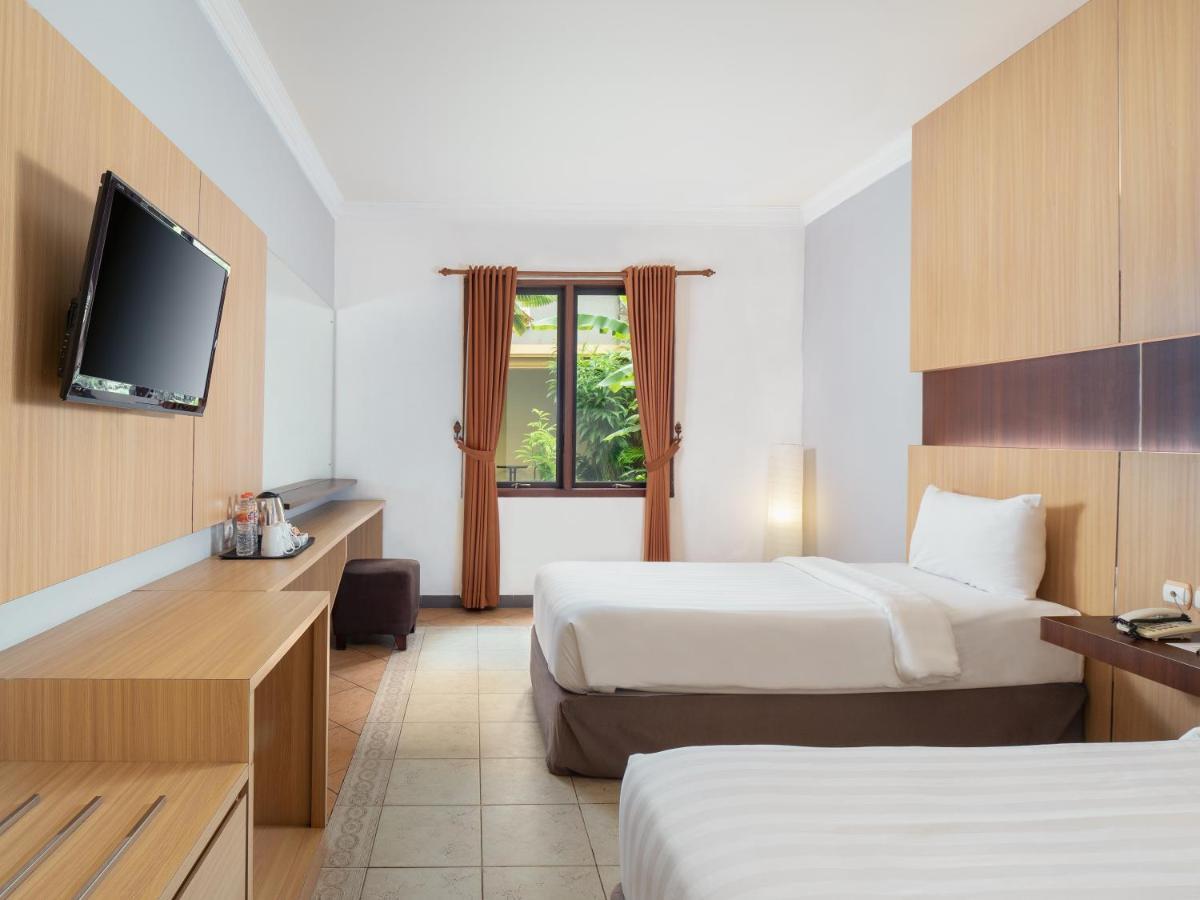 Lotus Garden Hotel Кедири Екстериор снимка