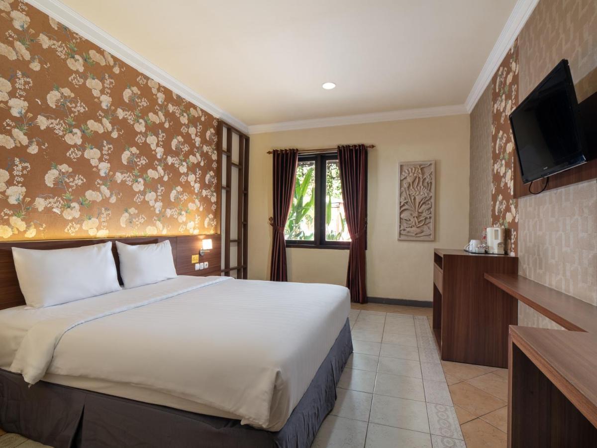 Lotus Garden Hotel Кедири Екстериор снимка