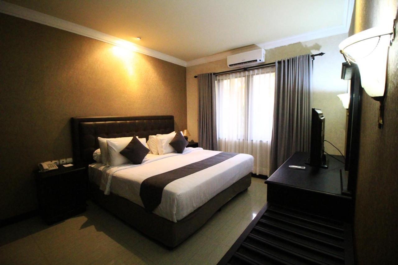 Lotus Garden Hotel Кедири Екстериор снимка