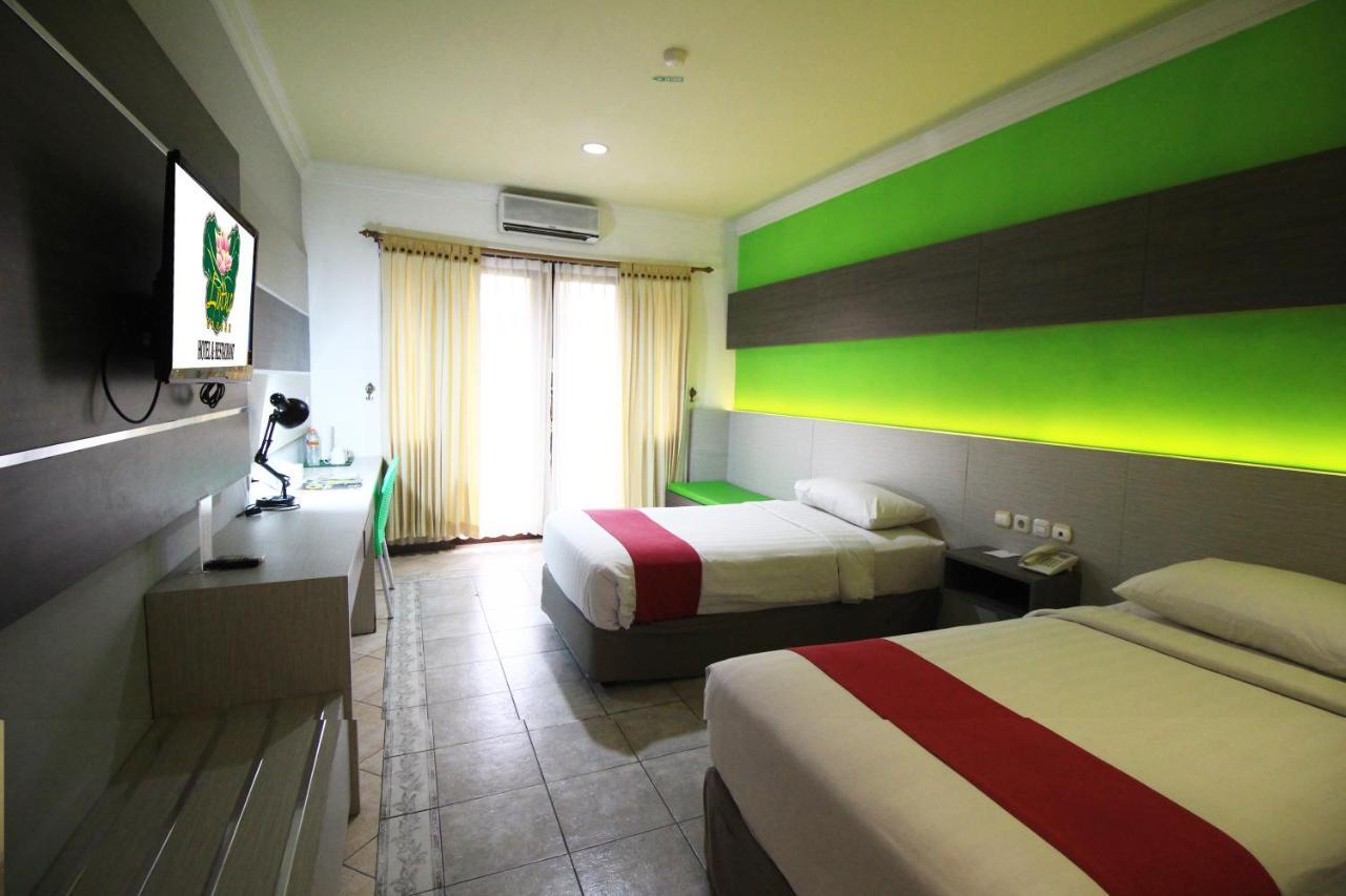 Lotus Garden Hotel Кедири Екстериор снимка