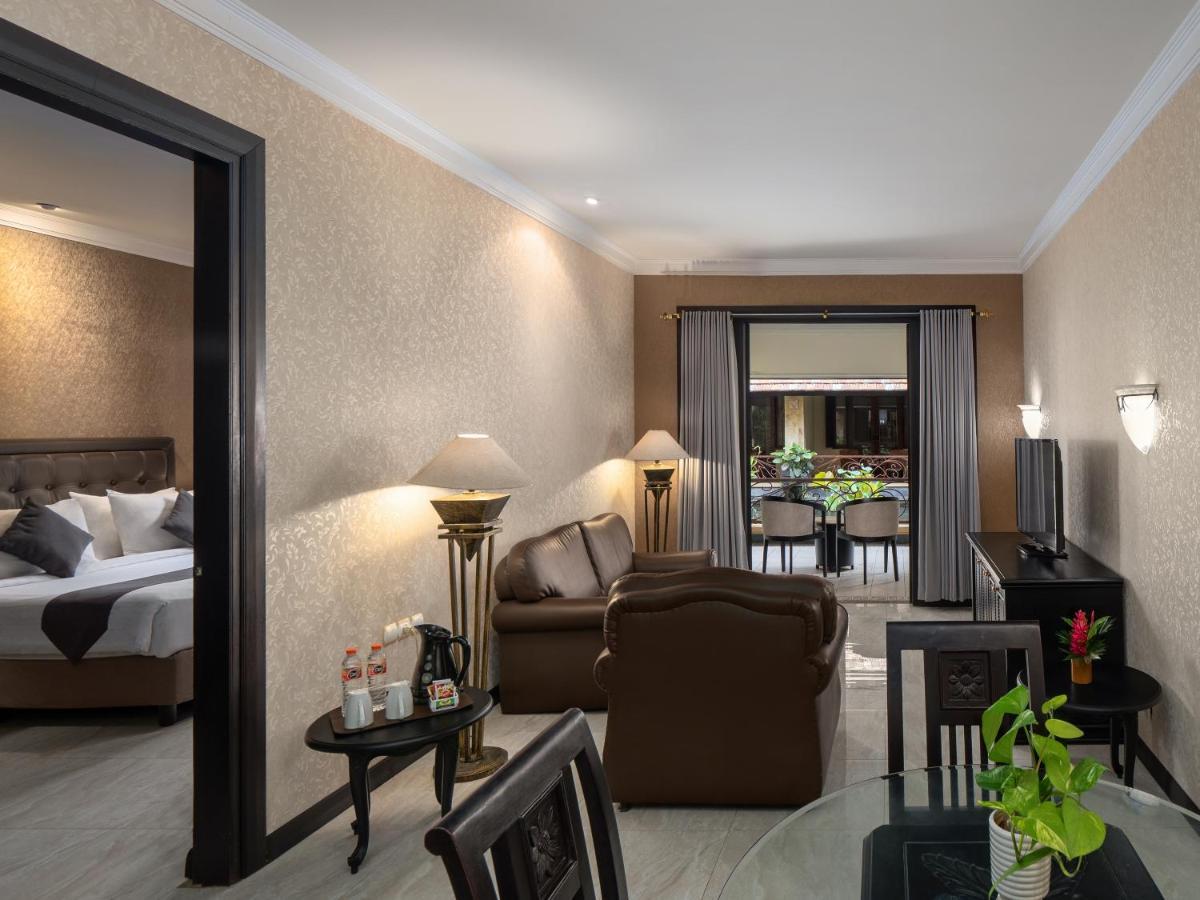 Lotus Garden Hotel Кедири Екстериор снимка