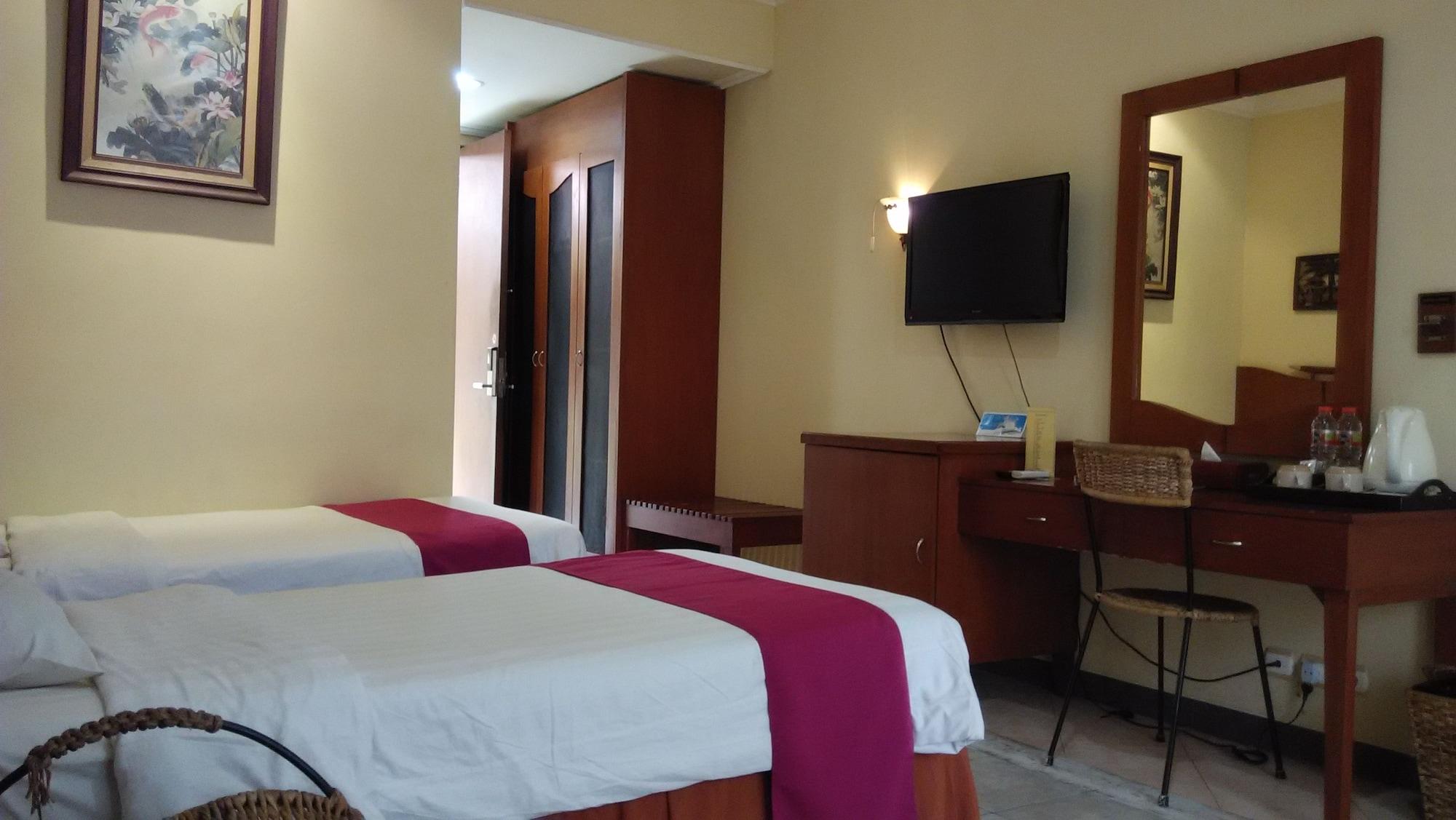 Lotus Garden Hotel Кедири Екстериор снимка