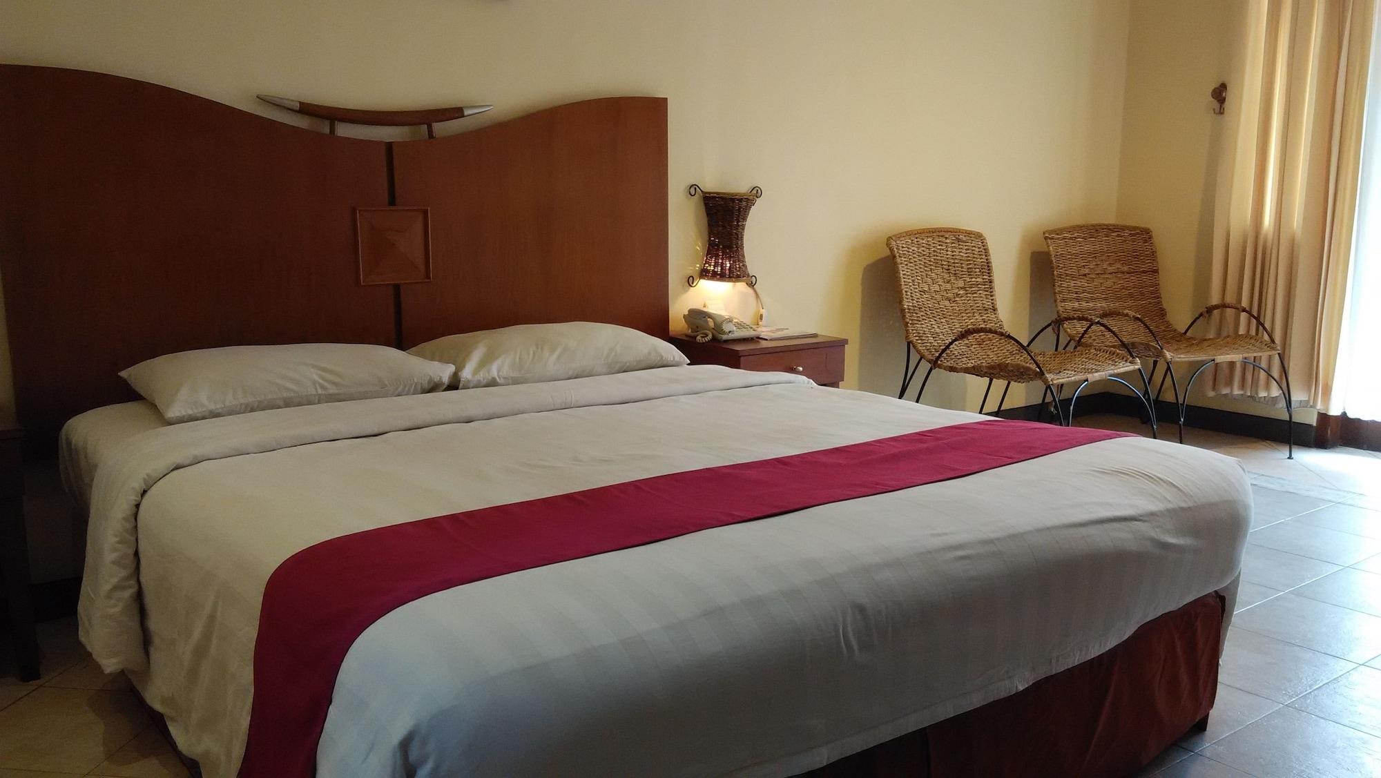 Lotus Garden Hotel Кедири Екстериор снимка